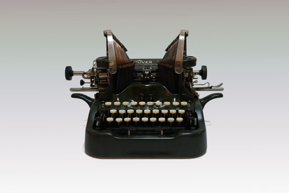 Typewriter Oliver Model 9