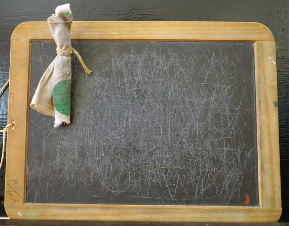 Blackboard tablet with cloth