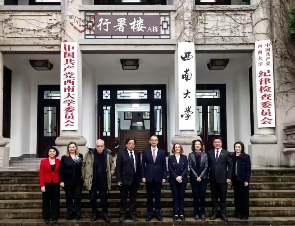 Η Εκτελεστική Διευθύντρια του HSC, Δρ. Έλενα Αβραμίδου, στο Φόρουμ για τον Έλληνα συγγραφέα Νίκο Καζαντζάκη που πραγματοποιήθηκε στο Πανεπιστήμιο Southwest της Κίνας